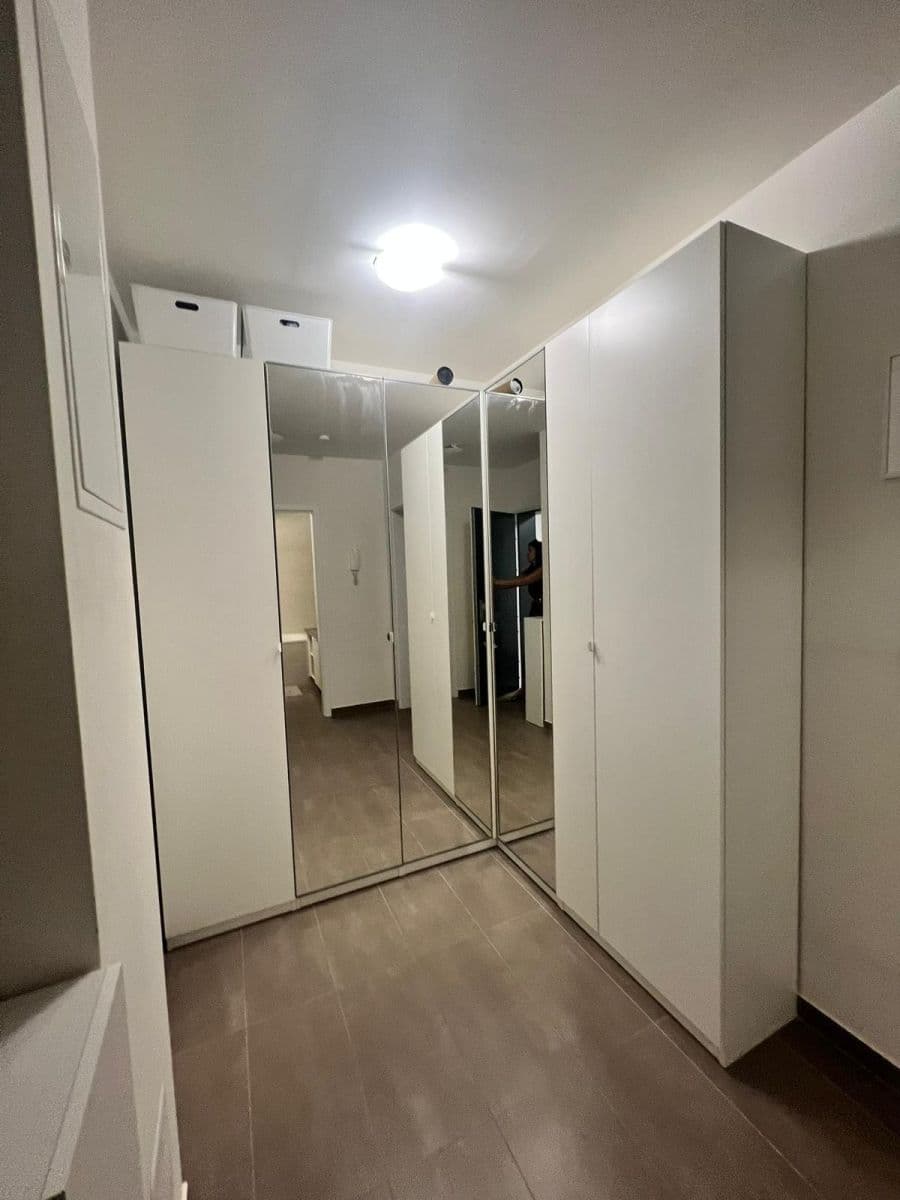 Pronájem bytu 1+kk 49 m², Zvěřinova, Praha, Praha Pronájem bytu 1+kk 49 m², Zvěřinova, Praha, Praha