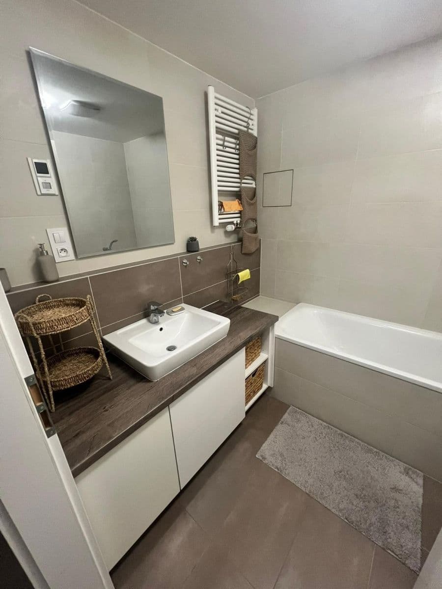 Pronájem bytu 1+kk 49 m², Zvěřinova, Praha, Praha Pronájem bytu 1+kk 49 m², Zvěřinova, Praha, Praha