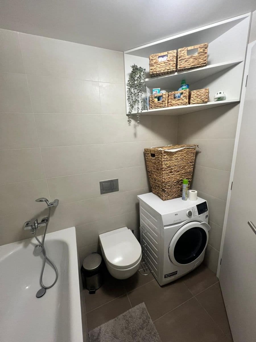 Pronájem bytu 1+kk 49 m², Zvěřinova, Praha, Praha Pronájem bytu 1+kk 49 m², Zvěřinova, Praha, Praha