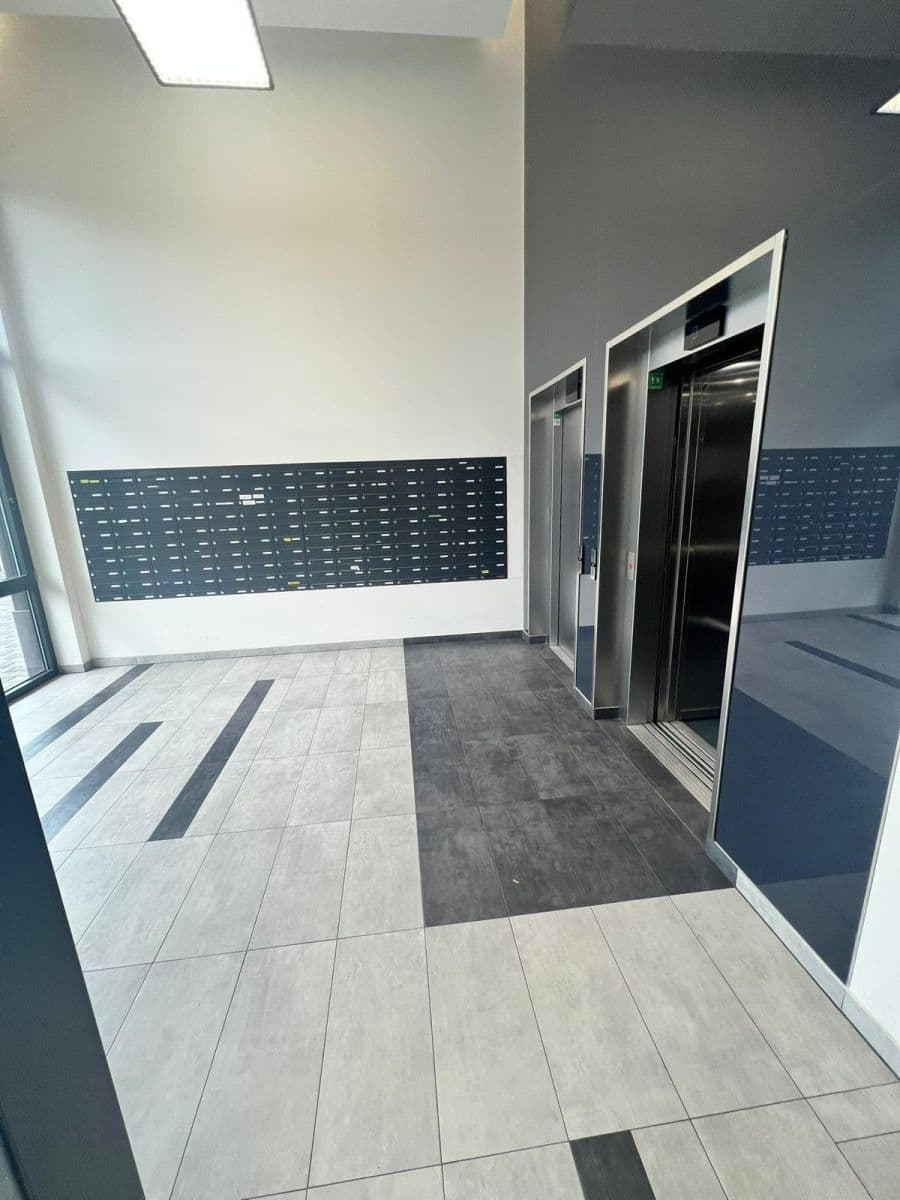 Pronájem bytu 1+kk 49 m², Zvěřinova, Praha, Praha Pronájem bytu 1+kk 49 m², Zvěřinova, Praha, Praha