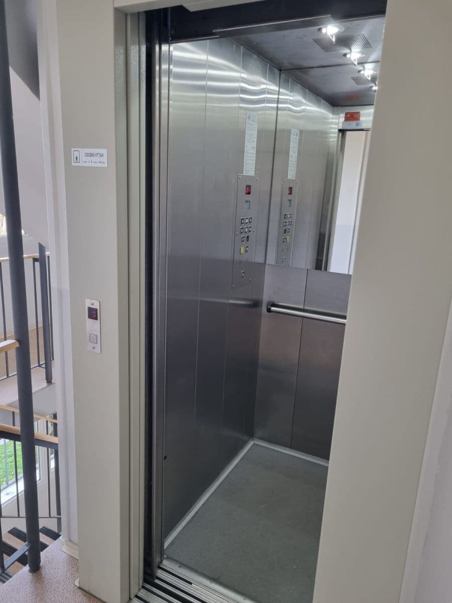 Prodej bytu 2+kk 39 m², Šluknovská, Praha, Praha Prodej bytu 2+kk 39 m², Šluknovská, Praha, Praha