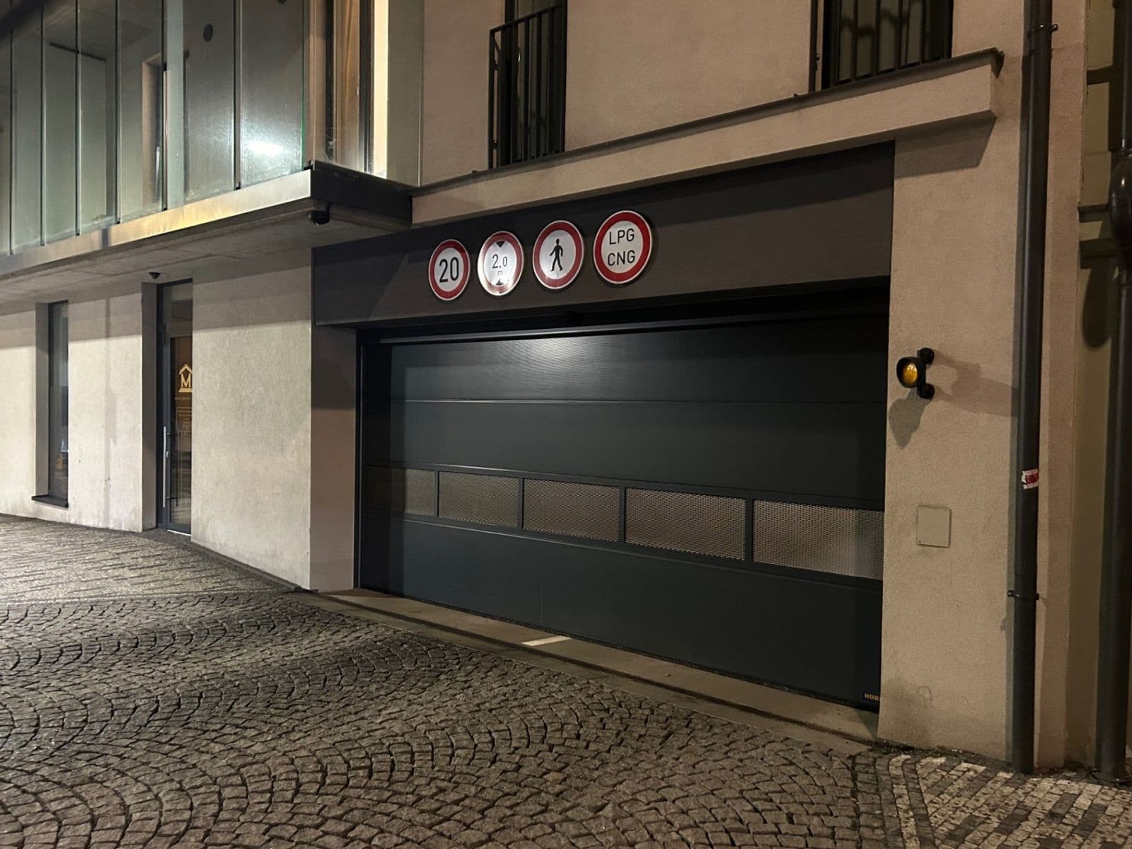 Pronájem garáže 13 m², Hartigova, Praha, Praha Pronájem garáže 13 m², Hartigova, Praha, Praha