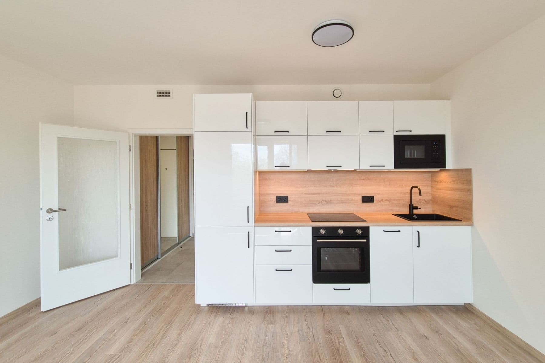 Pronájem bytu 1+kk 33 m², Strančická, Praha, Praha Pronájem bytu 1+kk 33 m², Strančická, Praha, Praha