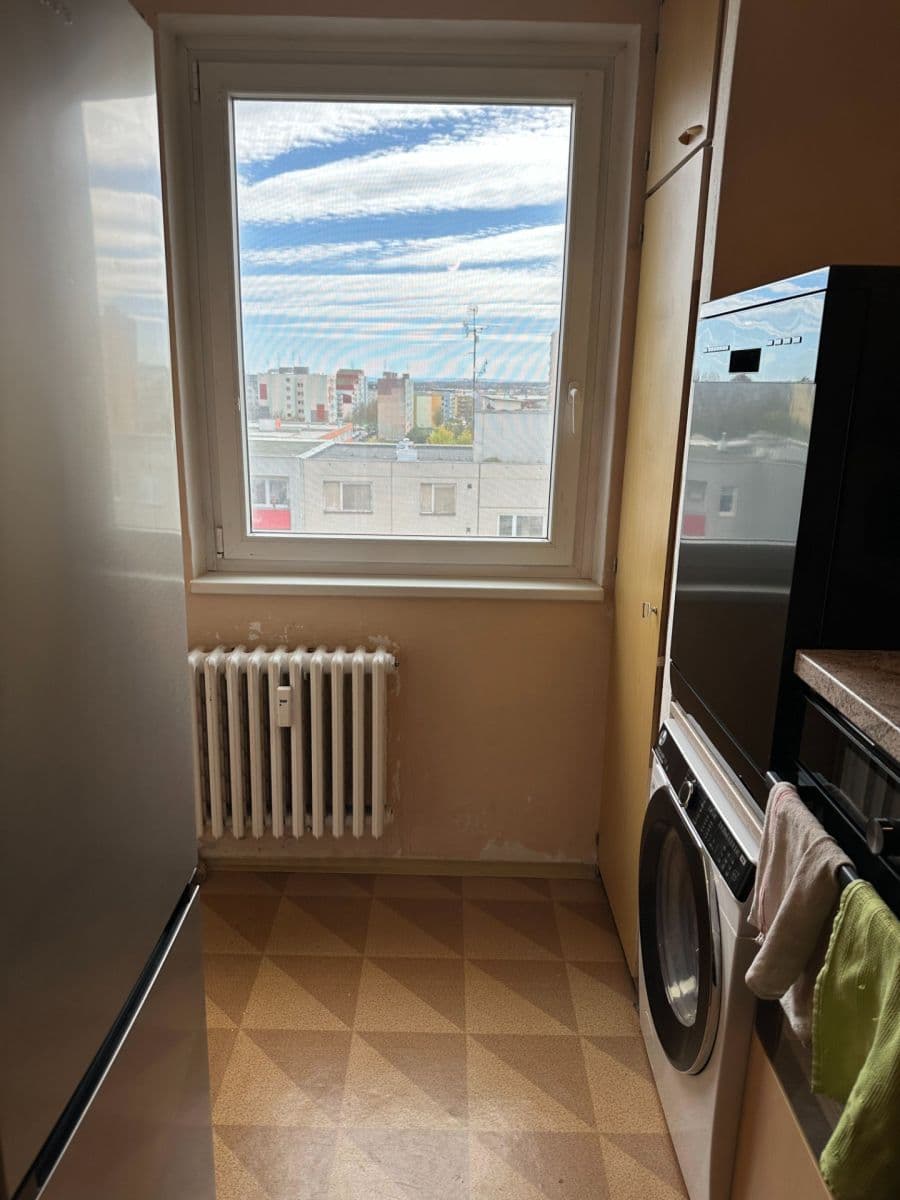 Pronájem bytu 2+1 43 m², Rožňavská, Olomouc, Olomoucký kraj Pronájem bytu 2+1 43 m², Rožňavská, Olomouc, Olomoucký kraj