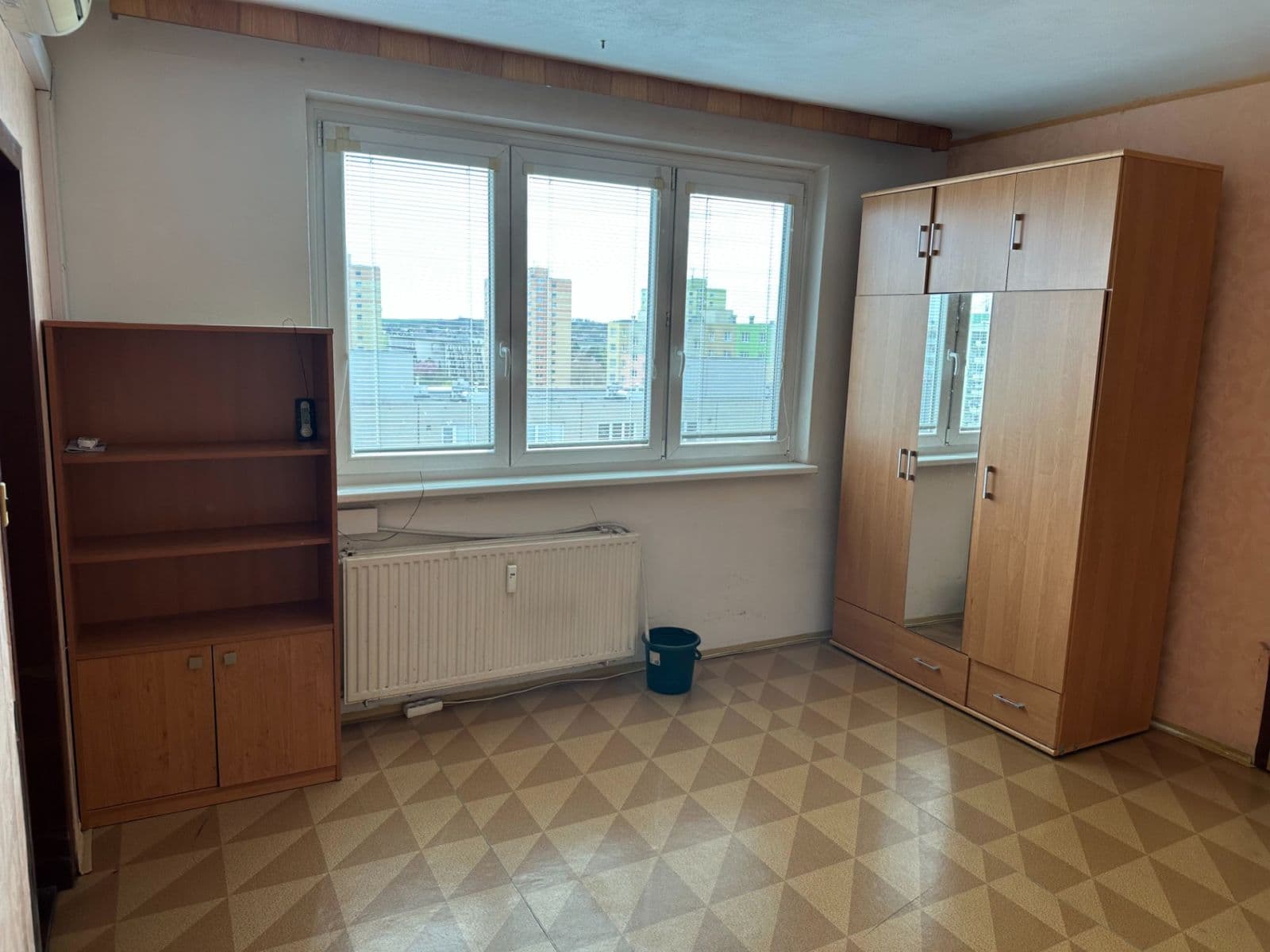 Pronájem bytu 2+1 43 m², Rožňavská, Olomouc, Olomoucký kraj Pronájem bytu 2+1 43 m², Rožňavská, Olomouc, Olomoucký kraj