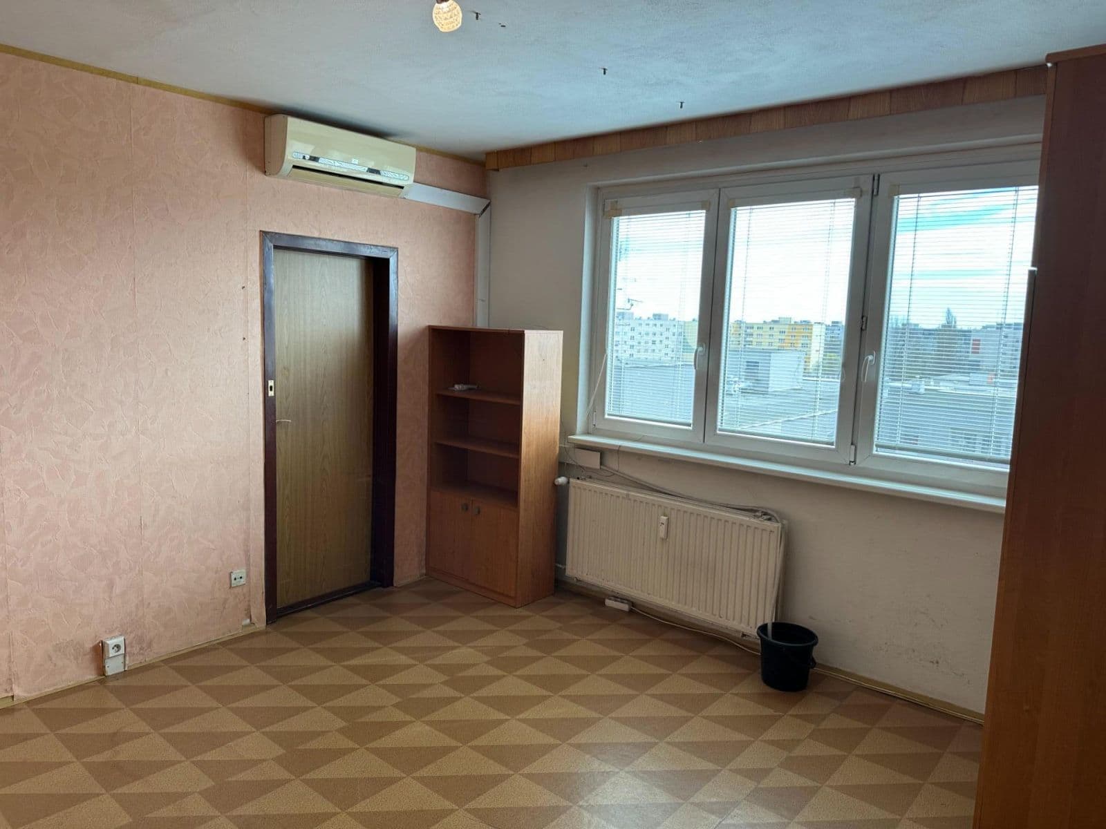 Pronájem bytu 2+1 43 m², Rožňavská, Olomouc, Olomoucký kraj Pronájem bytu 2+1 43 m², Rožňavská, Olomouc, Olomoucký kraj