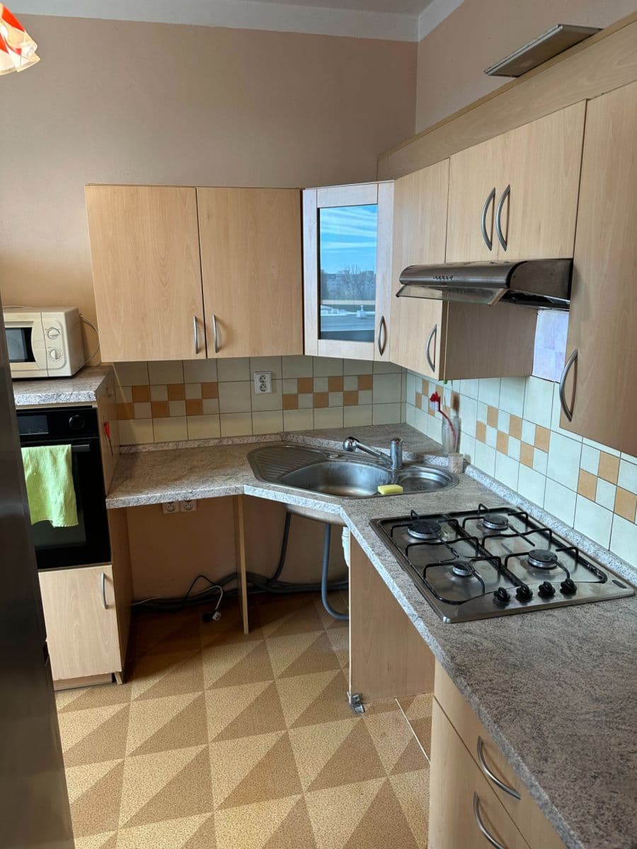 Pronájem bytu 2+1 43 m², Rožňavská, Olomouc, Olomoucký kraj Pronájem bytu 2+1 43 m², Rožňavská, Olomouc, Olomoucký kraj