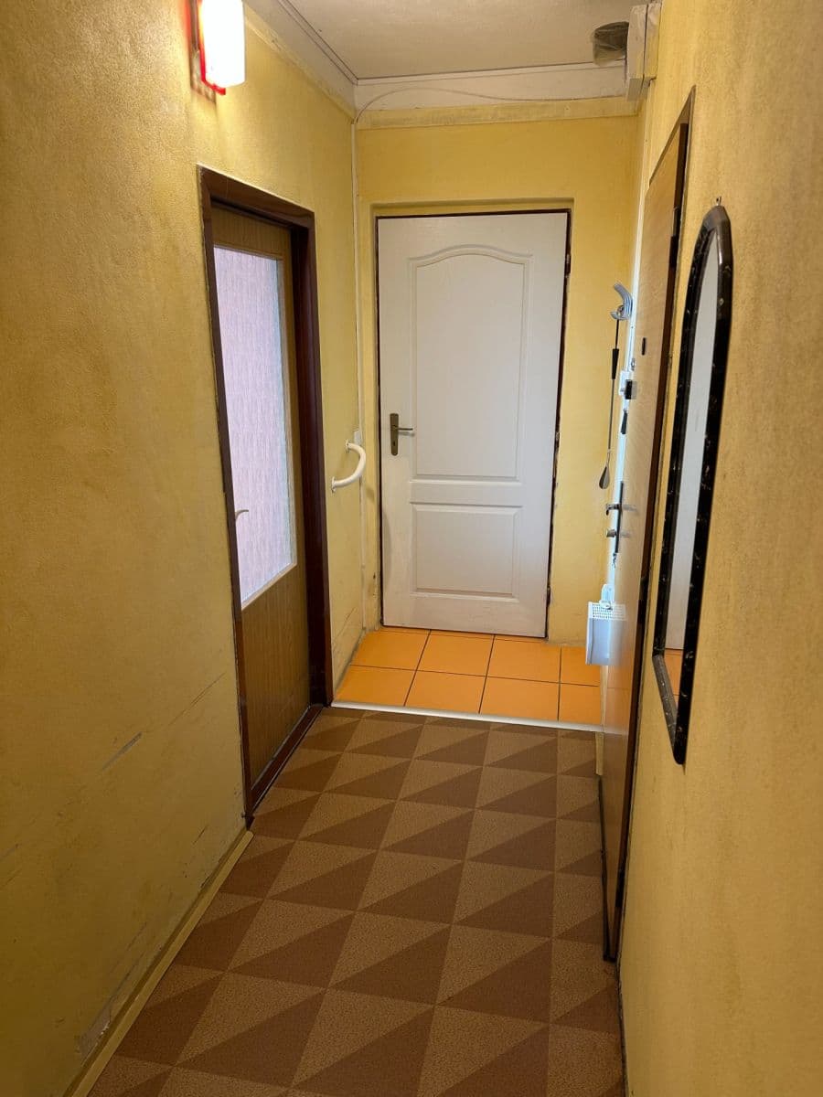 Pronájem bytu 2+1 43 m², Rožňavská, Olomouc, Olomoucký kraj Pronájem bytu 2+1 43 m², Rožňavská, Olomouc, Olomoucký kraj