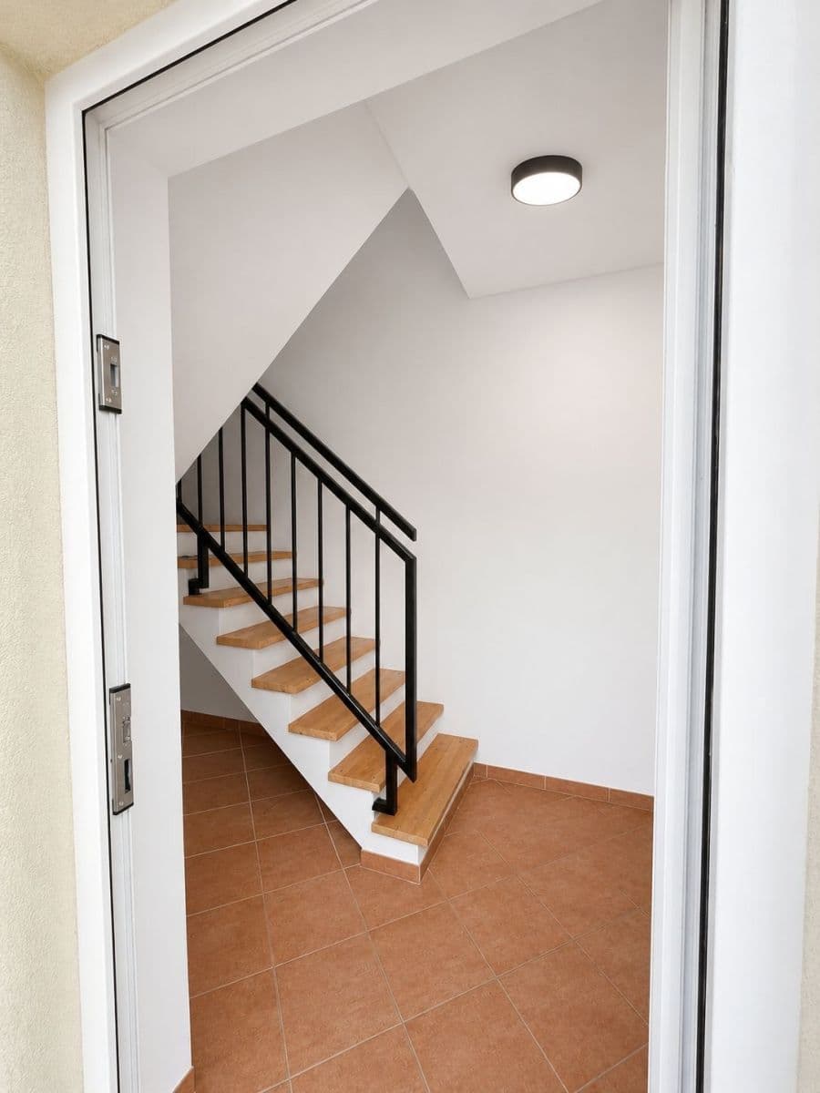 Pronájem bytu 3+kk 77 m², Horská, Jenišov, Karlovarský kraj Pronájem bytu 3+kk 77 m², Horská, Jenišov, Karlovarský kraj