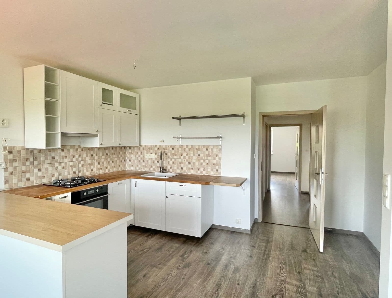 Pronájem bytu 3+kk 77 m², Horská, Jenišov, Karlovarský kraj Pronájem bytu 3+kk 77 m², Horská, Jenišov, Karlovarský kraj