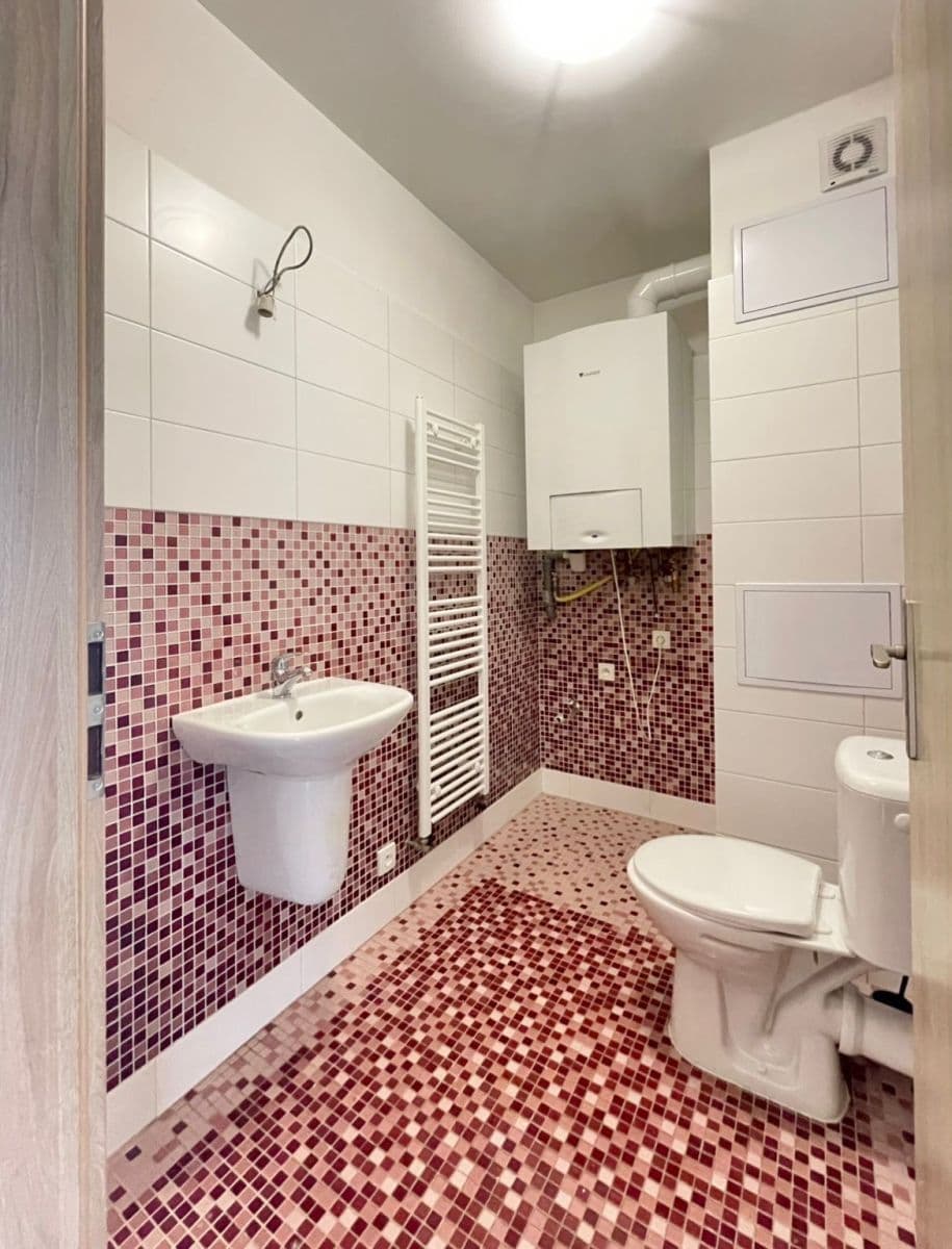 Pronájem bytu 3+kk 77 m², Horská, Jenišov, Karlovarský kraj Pronájem bytu 3+kk 77 m², Horská, Jenišov, Karlovarský kraj