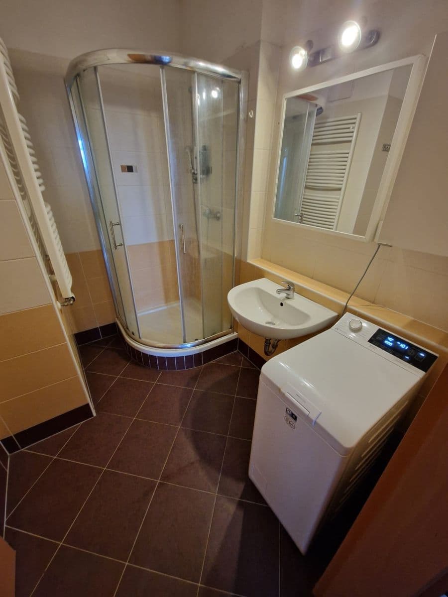 Prodej bytu 1+kk 37 m², Na Výrovně, Praha, Praha Prodej bytu 1+kk 37 m², Na Výrovně, Praha, Praha