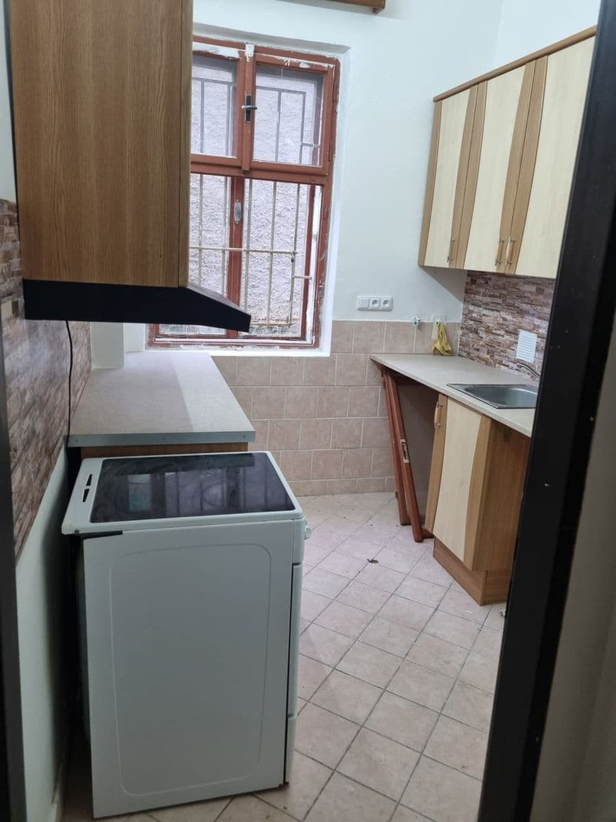 Pronájem bytu 2+1 90 m², V Chaloupkách, Neumětely, Středočeský kraj Pronájem bytu 2+1 90 m², V Chaloupkách, Neumětely, Středočeský kraj