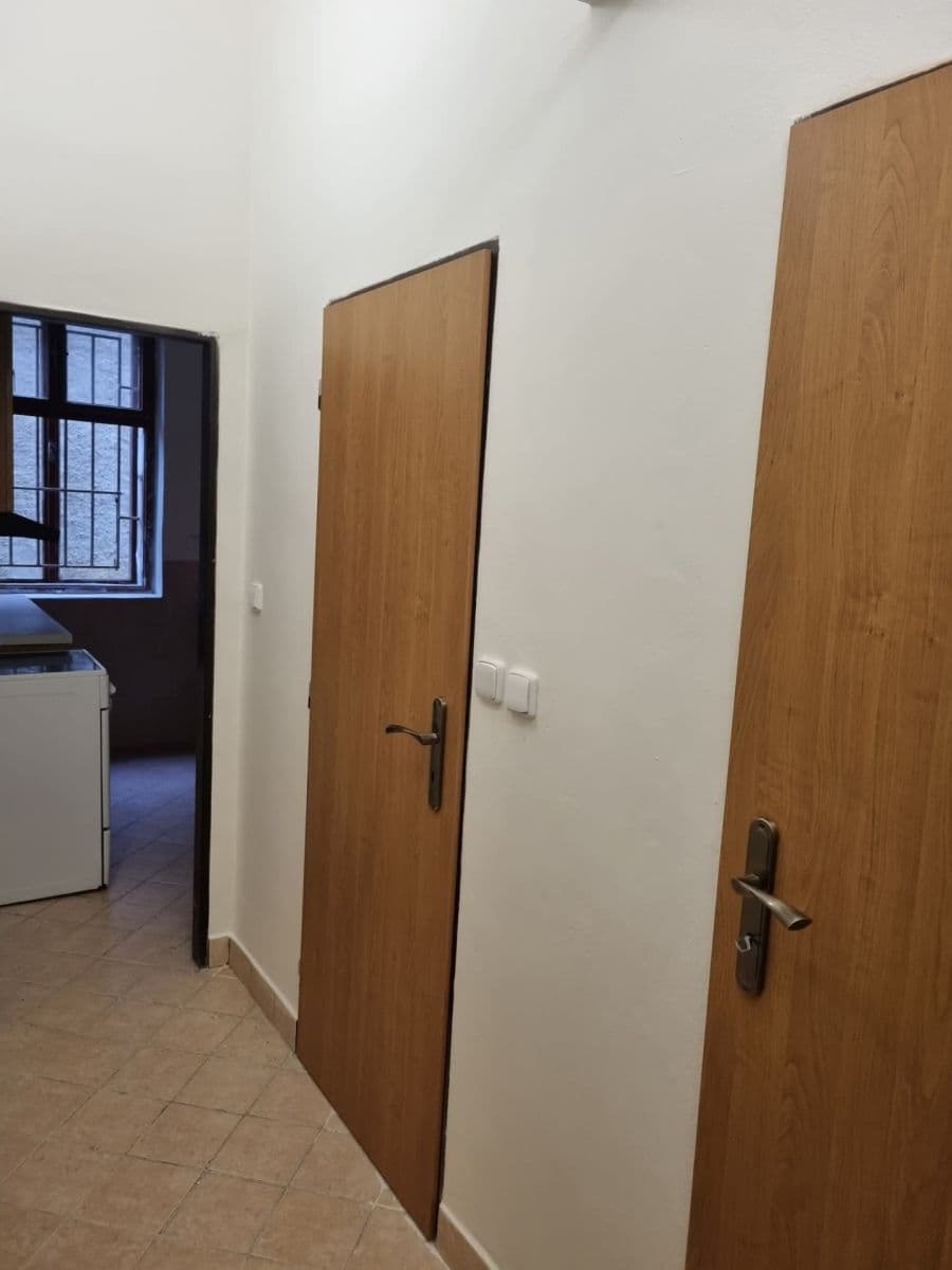 Pronájem bytu 2+1 90 m², V Chaloupkách, Neumětely, Středočeský kraj Pronájem bytu 2+1 90 m², V Chaloupkách, Neumětely, Středočeský kraj