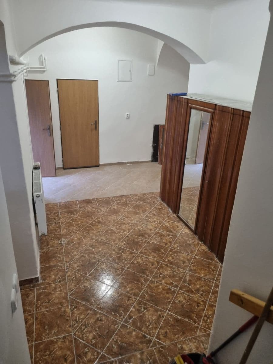 Pronájem bytu 2+1 90 m², V Chaloupkách, Neumětely, Středočeský kraj Pronájem bytu 2+1 90 m², V Chaloupkách, Neumětely, Středočeský kraj