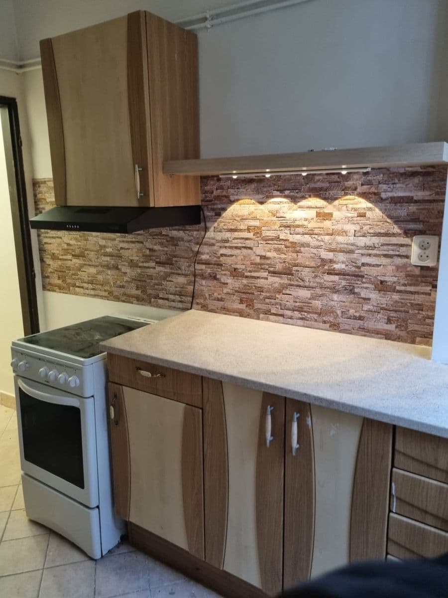 Pronájem bytu 2+1 90 m², V Chaloupkách, Neumětely, Středočeský kraj Pronájem bytu 2+1 90 m², V Chaloupkách, Neumětely, Středočeský kraj