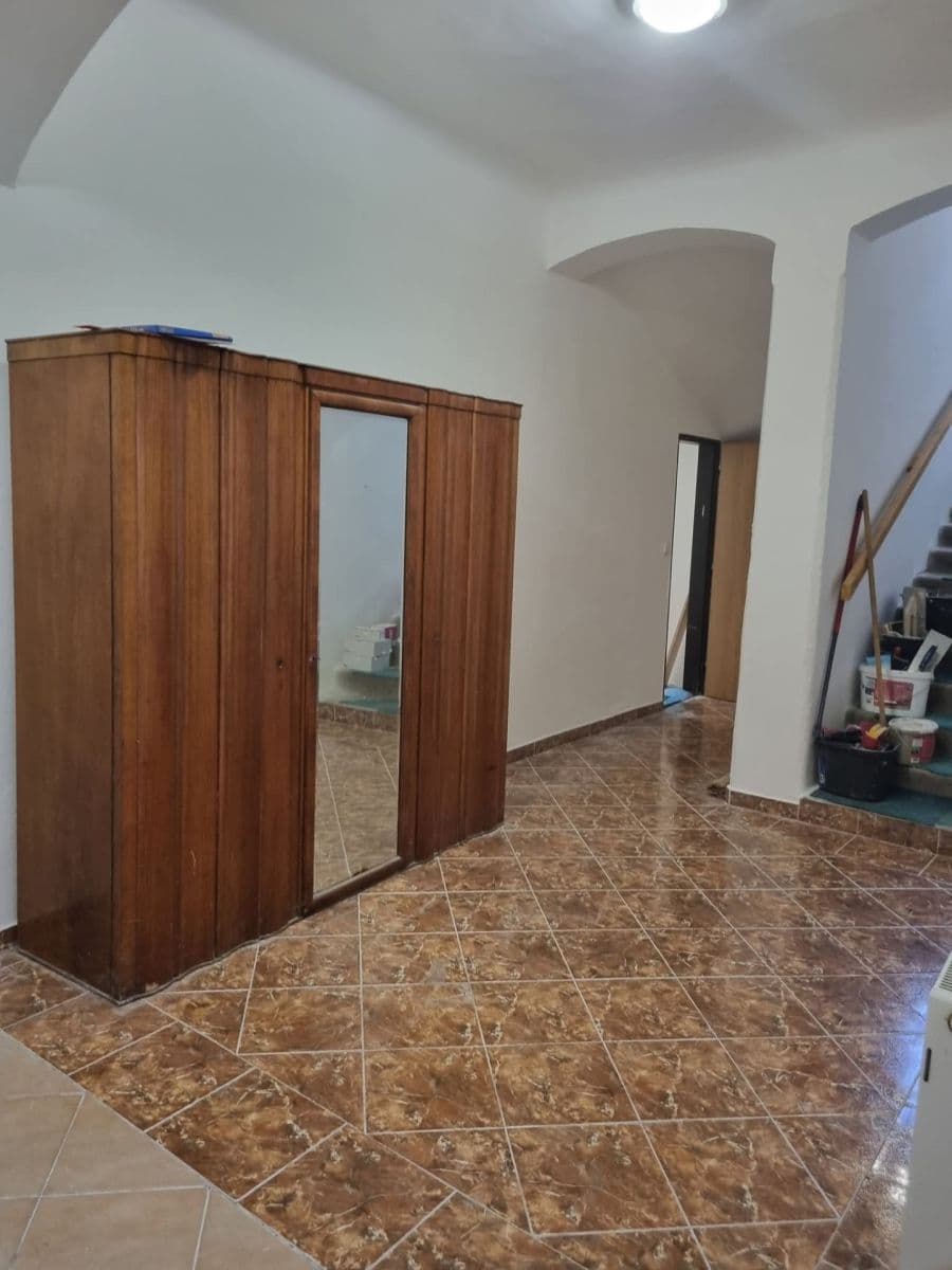 Pronájem bytu 2+1 90 m², V Chaloupkách, Neumětely, Středočeský kraj Pronájem bytu 2+1 90 m², V Chaloupkách, Neumětely, Středočeský kraj