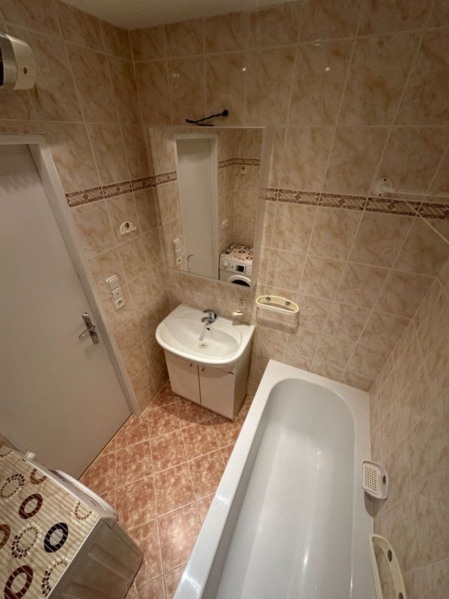 Pronájem bytu 3+1 72 m², Valouškova, Brno, Jihomoravský kraj Pronájem bytu 3+1 72 m², Valouškova, Brno, Jihomoravský kraj