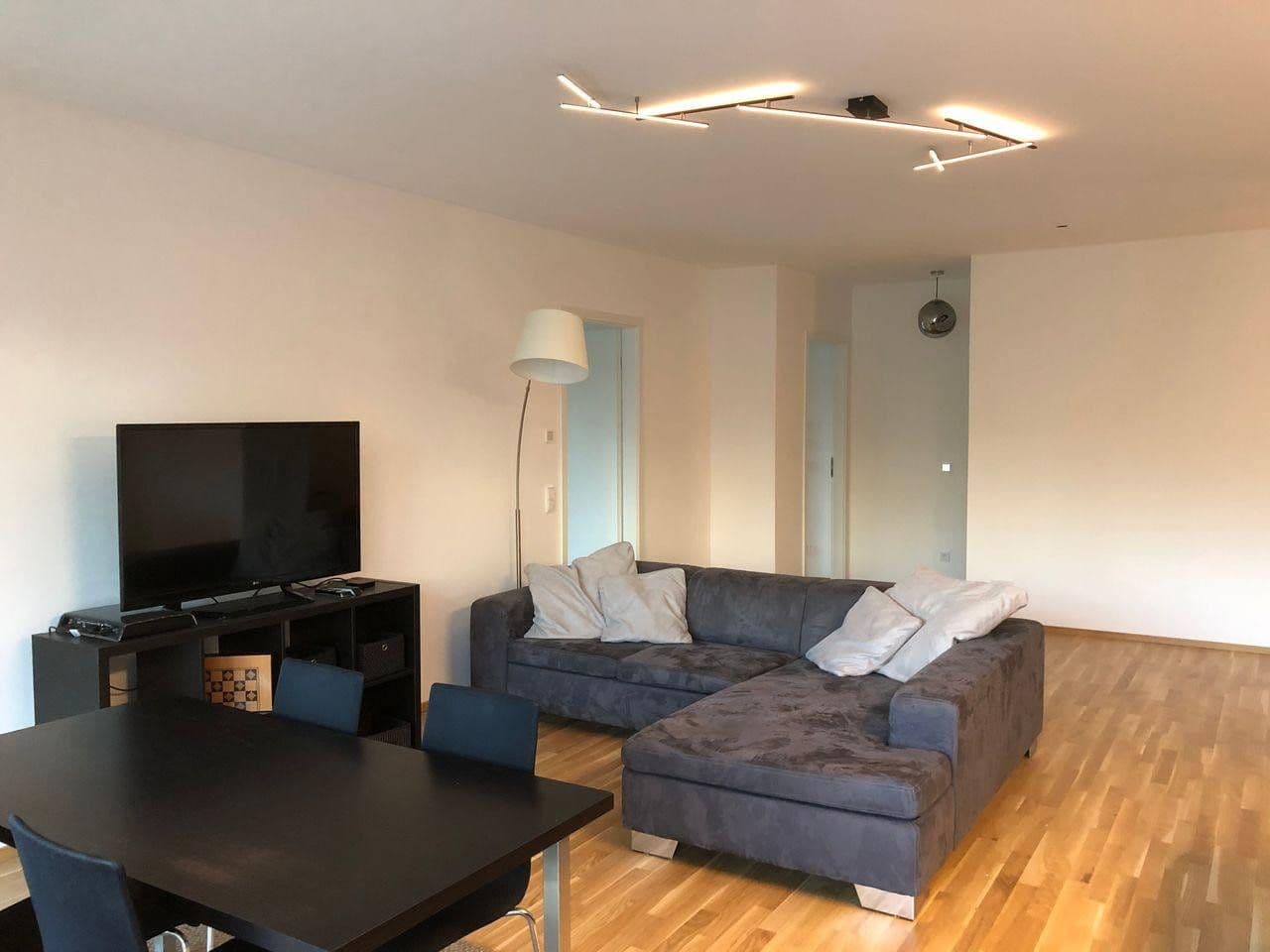 Pronájem bytu 4+1 102 m², Wilhelm-Leuschner-Straße 32, Frankfurt am Main, Hessen Pronájem bytu 4+1 102 m², Wilhelm-Leuschner-Straße 32, Frankfurt am Main, Hessen