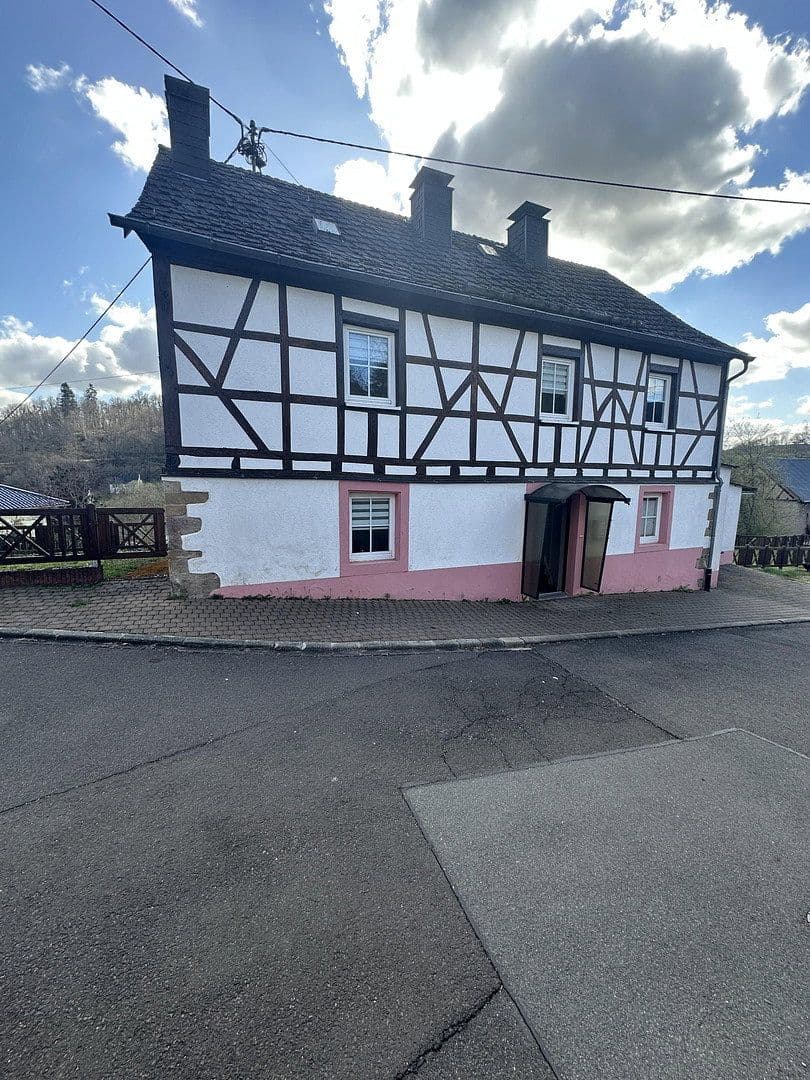 Pronájem domu 120 m², pozemek 2.000 m², Niederbrombach, Porýní-Falc Pronájem domu 120 m², pozemek 2.000 m², Niederbrombach, Porýní-Falc