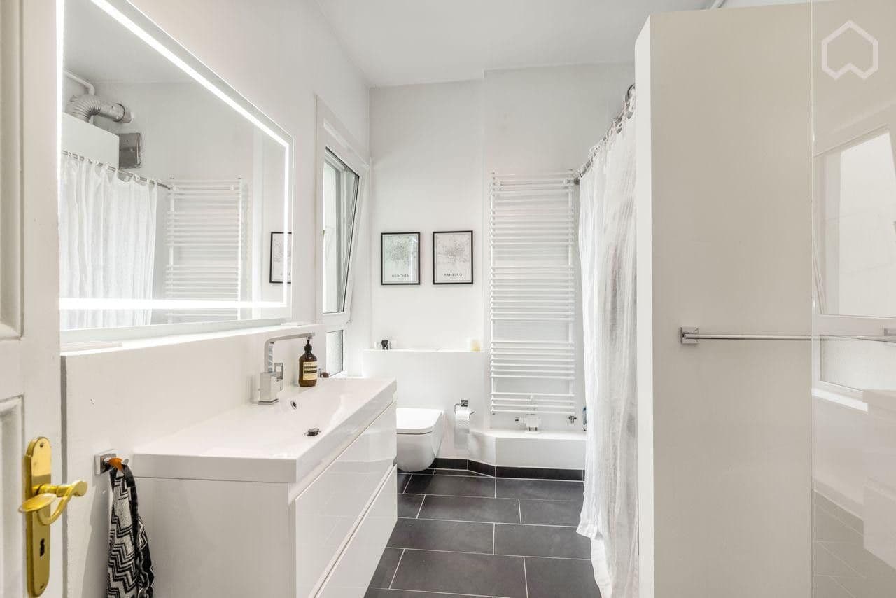 Pronájem bytu 1+kk 31 m², Cunostraße 44, Berlin, Berlín Pronájem bytu 1+kk 31 m², Cunostraße 44, Berlin, Berlín