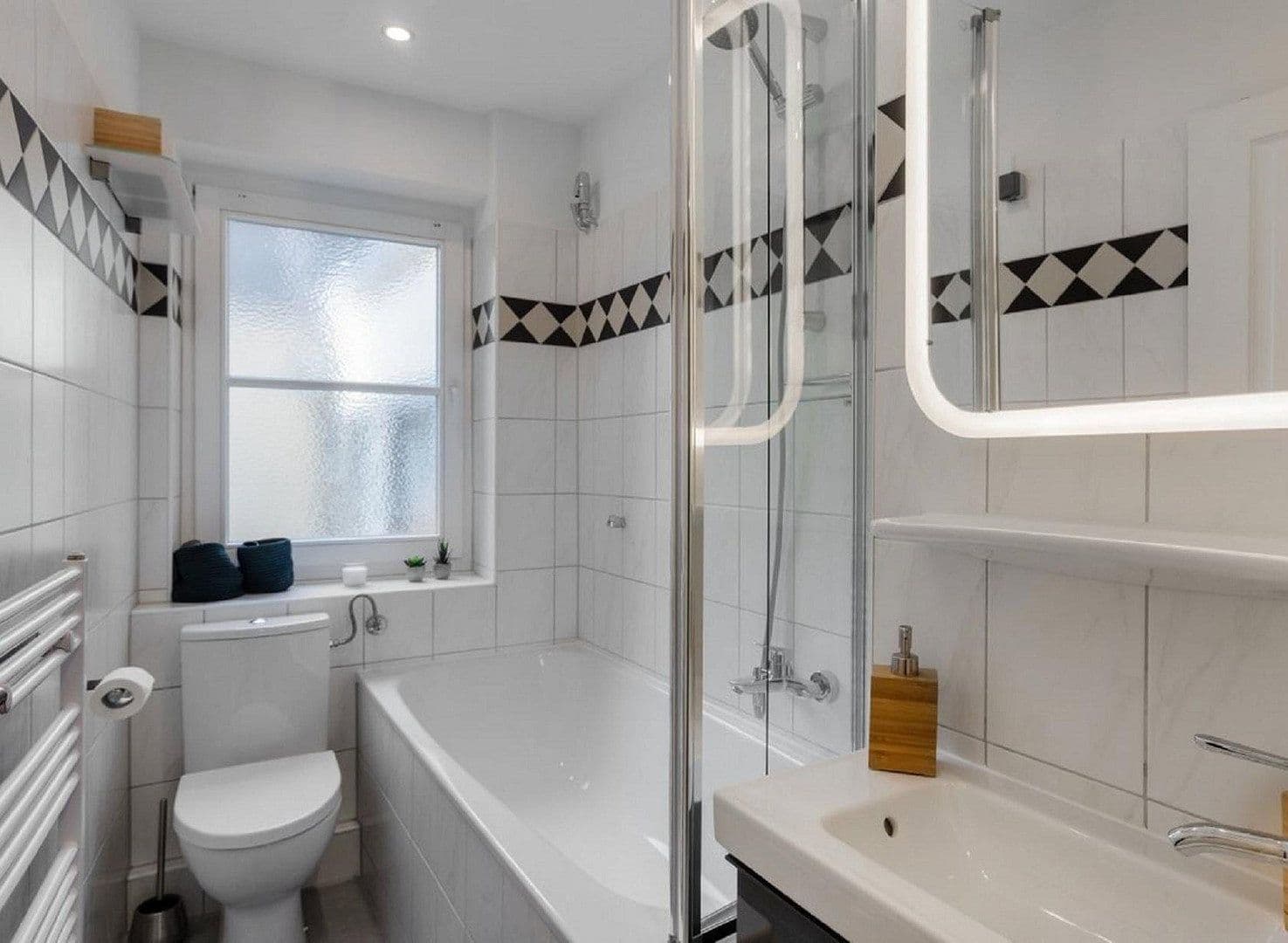 Pronájem bytu 2+1 55 m², Lintgasse 18a, Köln, Severní Porýní-Vestfálsko Pronájem bytu 2+1 55 m², Lintgasse 18a, Köln, Severní Porýní-Vestfálsko