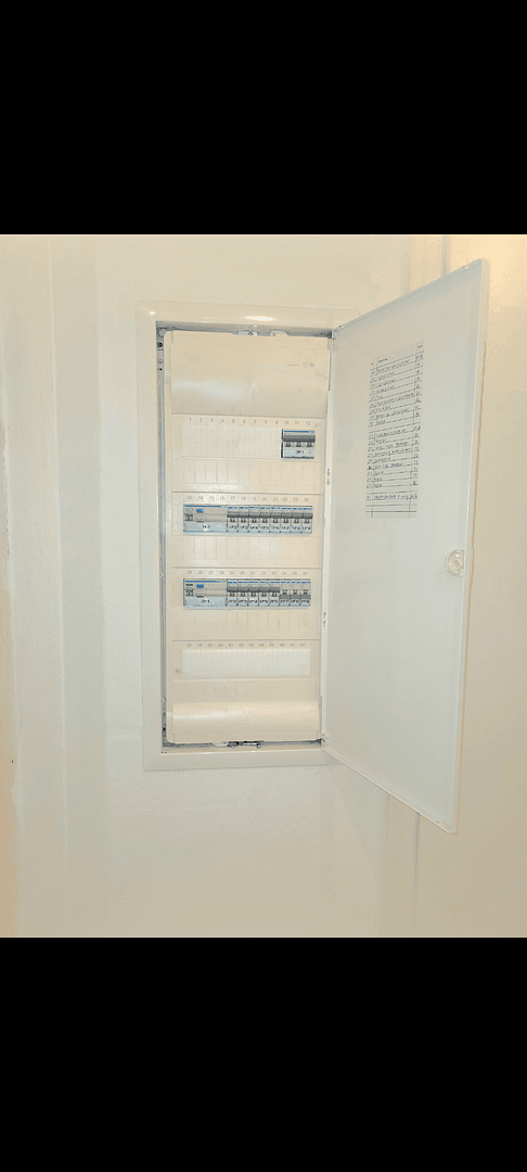 Prodej bytu 3+1 96 m², Belfortstr.7, Pforzheim, Bádensko-Württembersko Prodej bytu 3+1 96 m², Belfortstr.7, Pforzheim, Bádensko-Württembersko