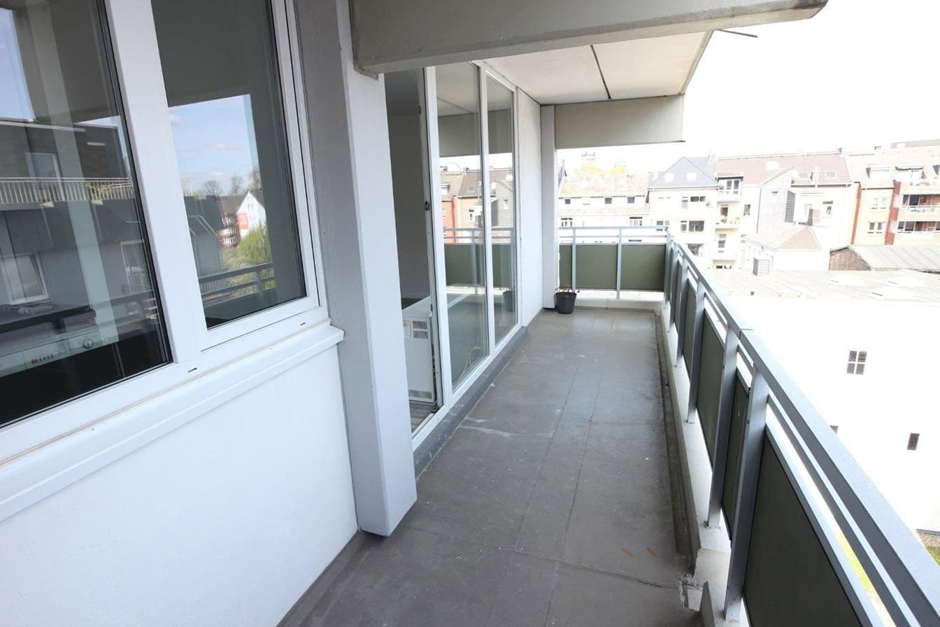 Pronájem bytu 1+1 37 m², Florastraße 7, Neuss, Severní Porýní-Vestfálsko Pronájem bytu 1+1 37 m², Florastraße 7, Neuss, Severní Porýní-Vestfálsko