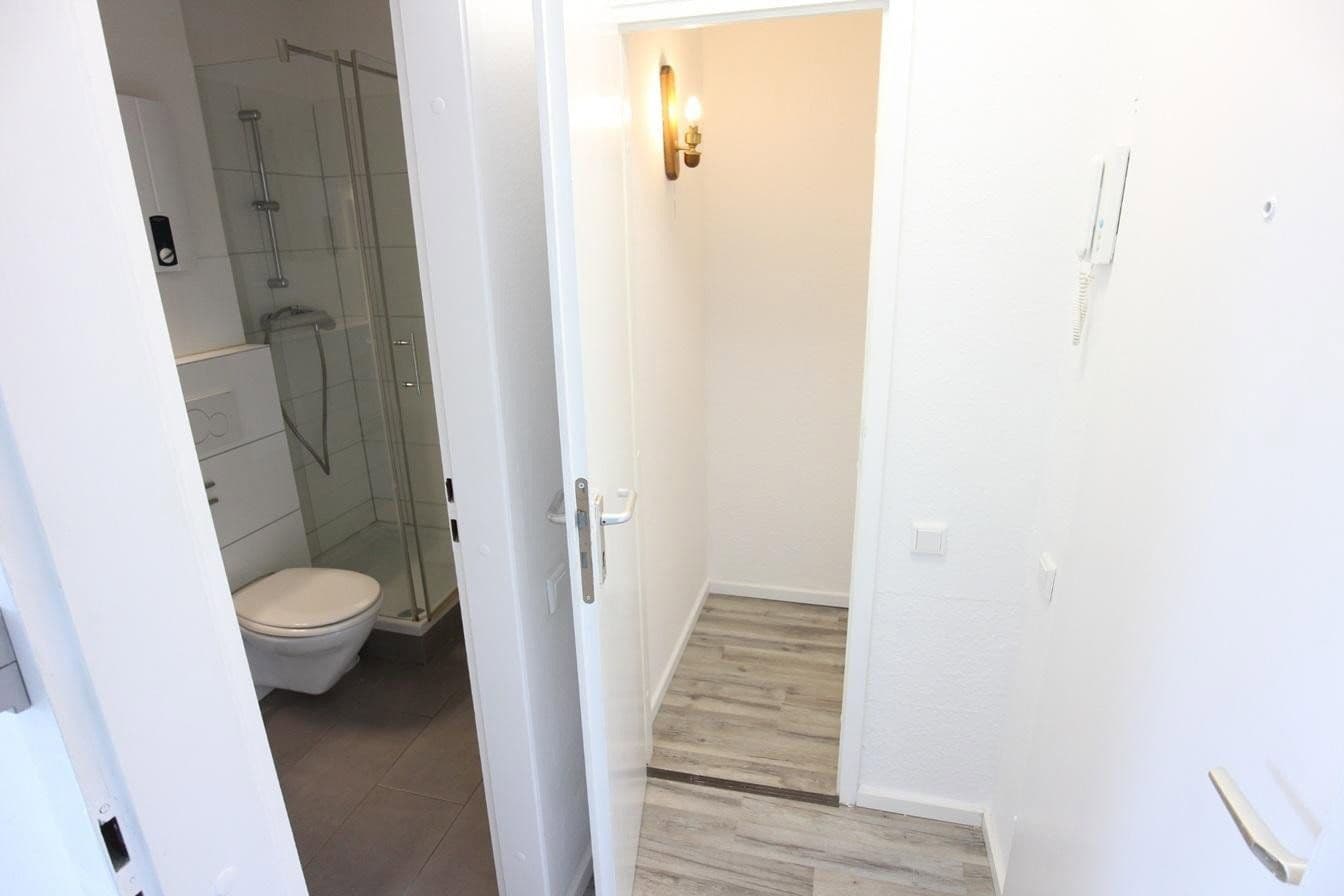 Pronájem bytu 1+1 37 m², Florastraße 7, Neuss, Severní Porýní-Vestfálsko Pronájem bytu 1+1 37 m², Florastraße 7, Neuss, Severní Porýní-Vestfálsko