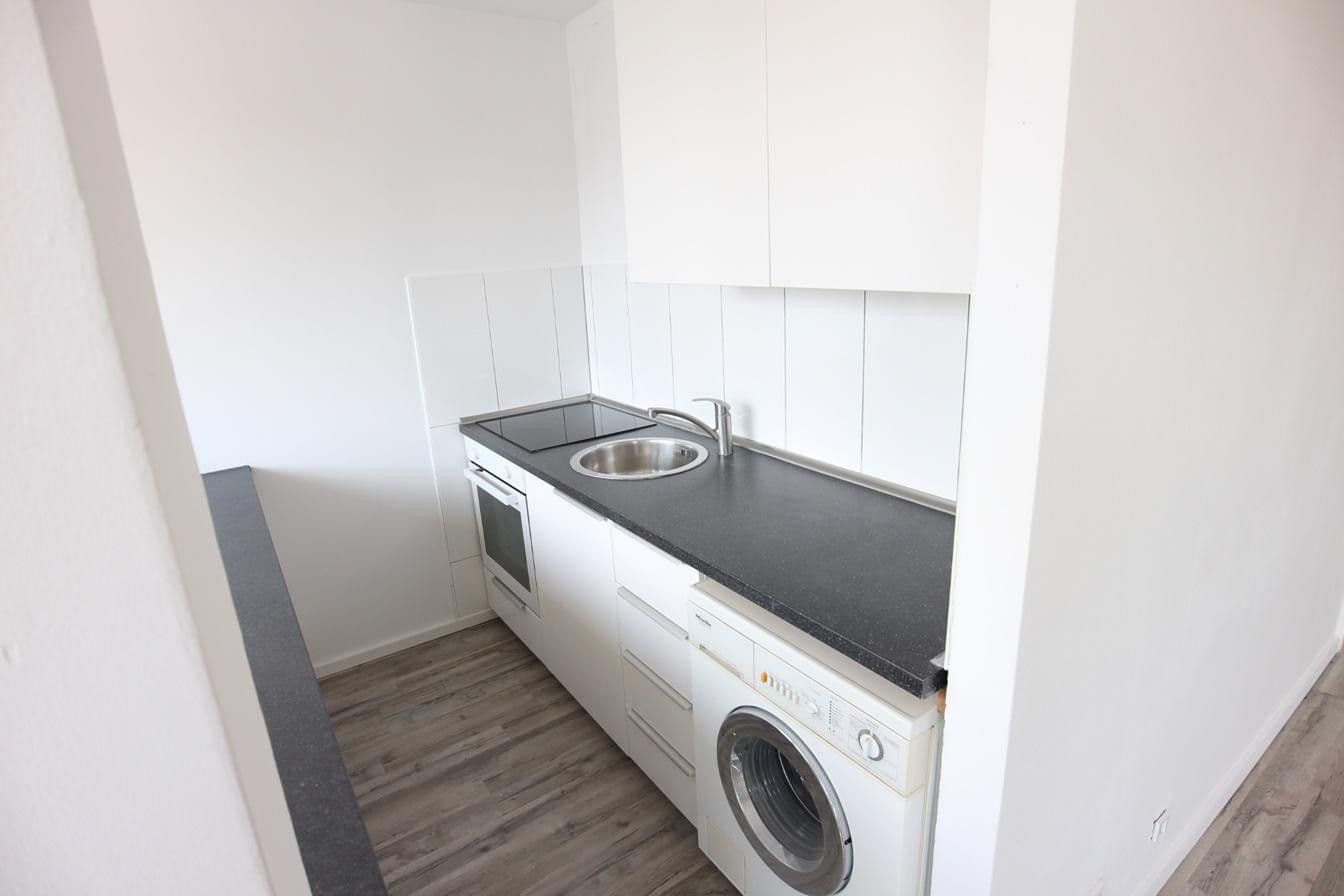 Pronájem bytu 1+1 37 m², Florastraße 7, Neuss, Severní Porýní-Vestfálsko Pronájem bytu 1+1 37 m², Florastraße 7, Neuss, Severní Porýní-Vestfálsko