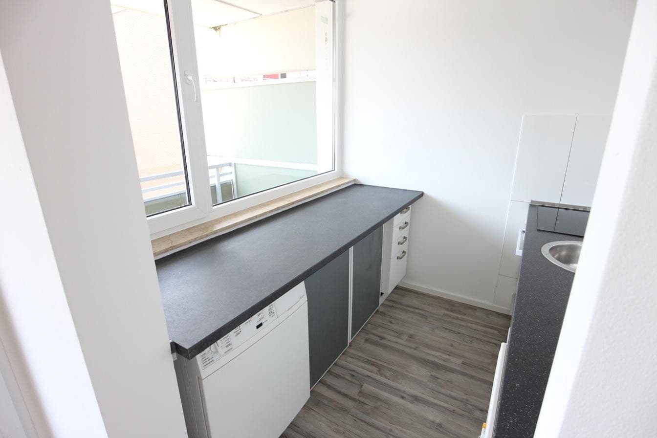 Pronájem bytu 1+1 37 m², Florastraße 7, Neuss, Severní Porýní-Vestfálsko Pronájem bytu 1+1 37 m², Florastraße 7, Neuss, Severní Porýní-Vestfálsko