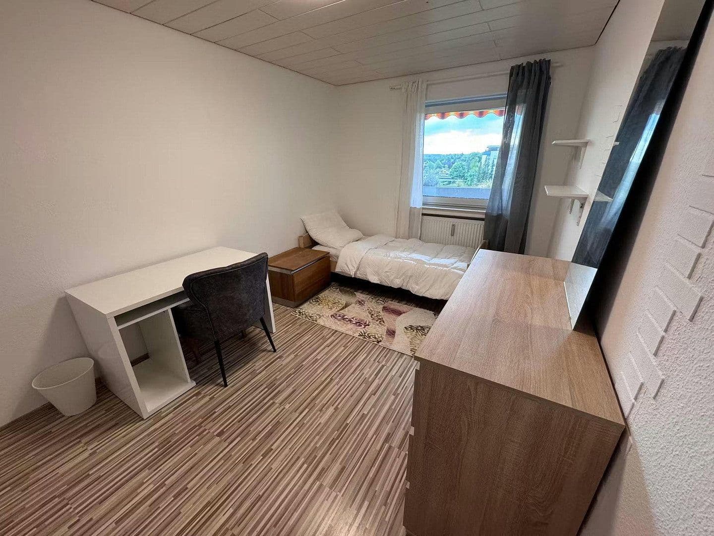 Pronájem bytu 1+1 23 m², Augsburger Str 91/5, Augsburg, Bavorsko Pronájem bytu 1+1 23 m², Augsburger Str 91/5, Augsburg, Bavorsko