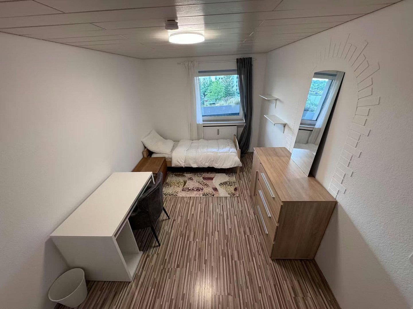 Pronájem bytu 1+1 23 m², Augsburger Str 91/5, Augsburg, Bavorsko Pronájem bytu 1+1 23 m², Augsburger Str 91/5, Augsburg, Bavorsko