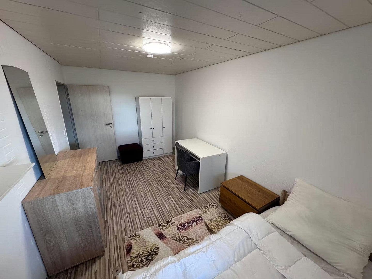 Pronájem bytu 1+1 23 m², Augsburger Str 91/5, Augsburg, Bavorsko Pronájem bytu 1+1 23 m², Augsburger Str 91/5, Augsburg, Bavorsko