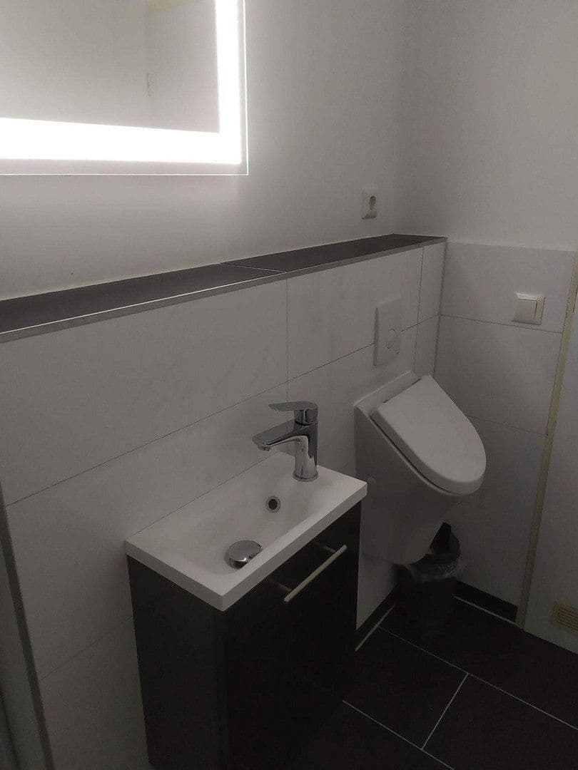 Pronájem bytu 3+1 90 m², Kirchenweg 8, Hamburg, Hamburg Pronájem bytu 3+1 90 m², Kirchenweg 8, Hamburg, Hamburg