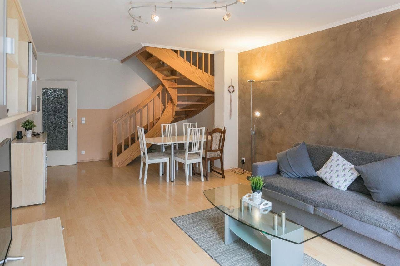 Pronájem bytu 3+1 90 m², Kirchenweg 8, Hamburg, Hamburg Pronájem bytu 3+1 90 m², Kirchenweg 8, Hamburg, Hamburg