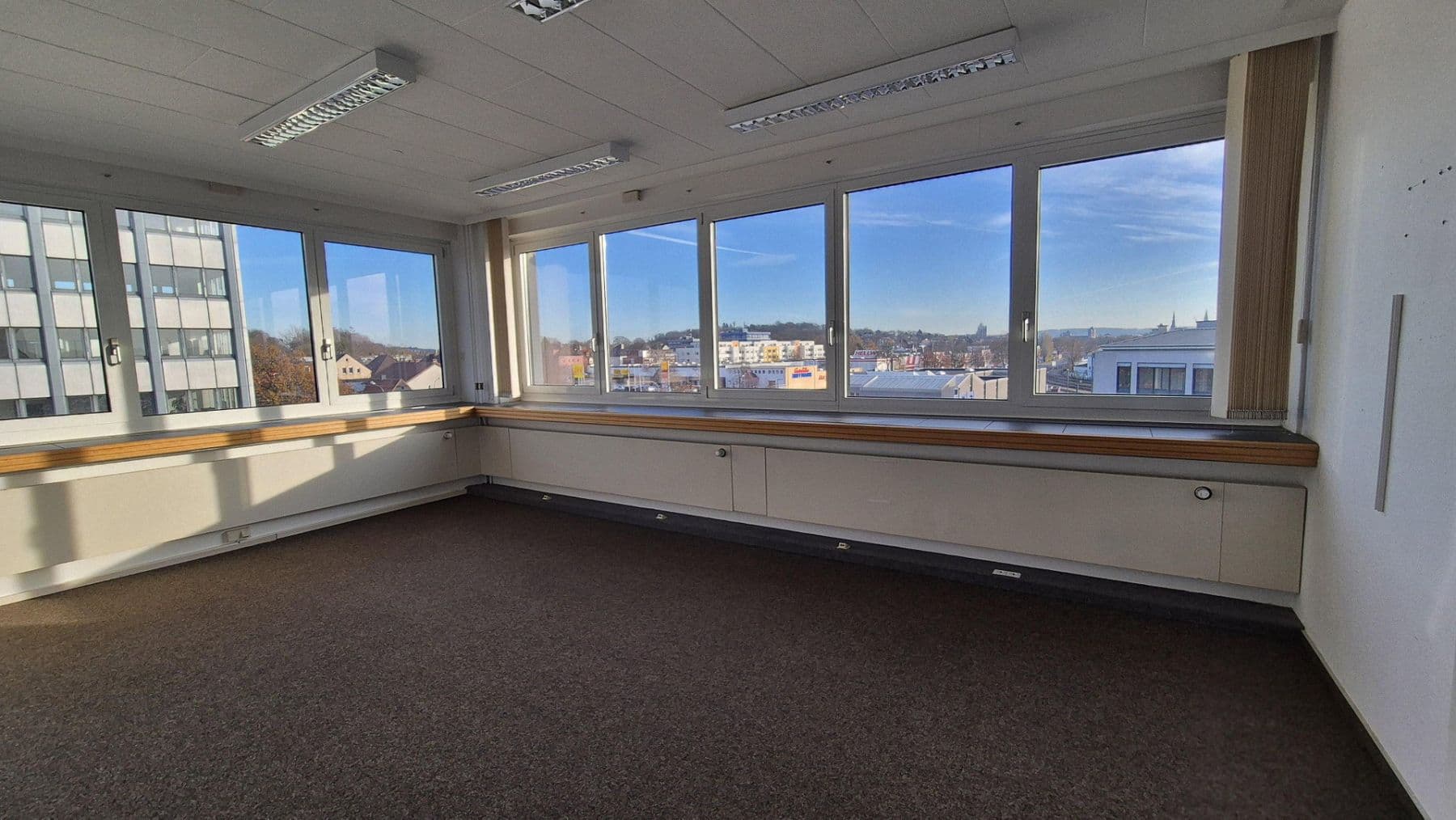 Pronájem kanceláře 3.000 m², Osnabrück, Dolní Sasko Pronájem kanceláře 3.000 m², Osnabrück, Dolní Sasko