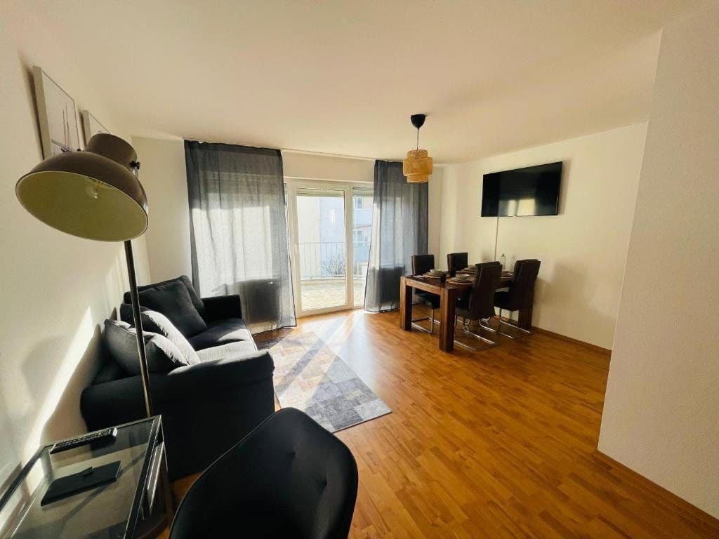 Pronájem bytu 1+1 34 m², Hohenzollernstraße 83A, Pforzheim, Bádensko-Württembersko Pronájem bytu 1+1 34 m², Hohenzollernstraße 83A, Pforzheim, Bádensko-Württembersko