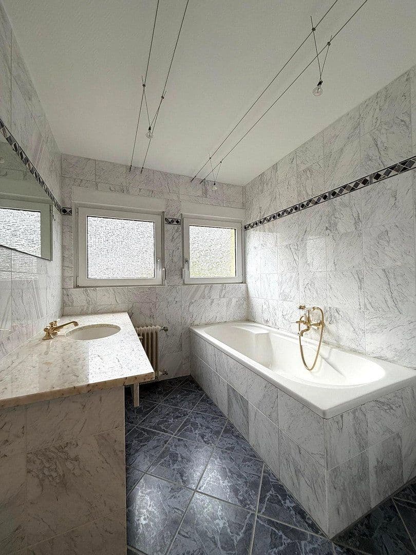 Pronájem bytu 4+1 111 m², Villbacher Str. 44, Bad Orb, Hessen Pronájem bytu 4+1 111 m², Villbacher Str. 44, Bad Orb, Hessen