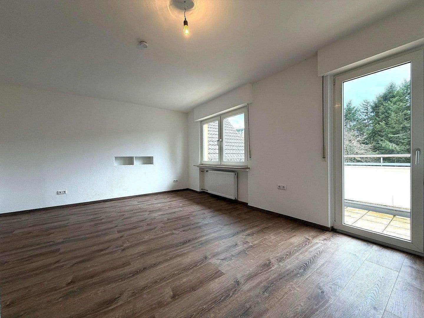 Pronájem bytu 4+1 111 m², Villbacher Str. 44, Bad Orb, Hessen Pronájem bytu 4+1 111 m², Villbacher Str. 44, Bad Orb, Hessen
