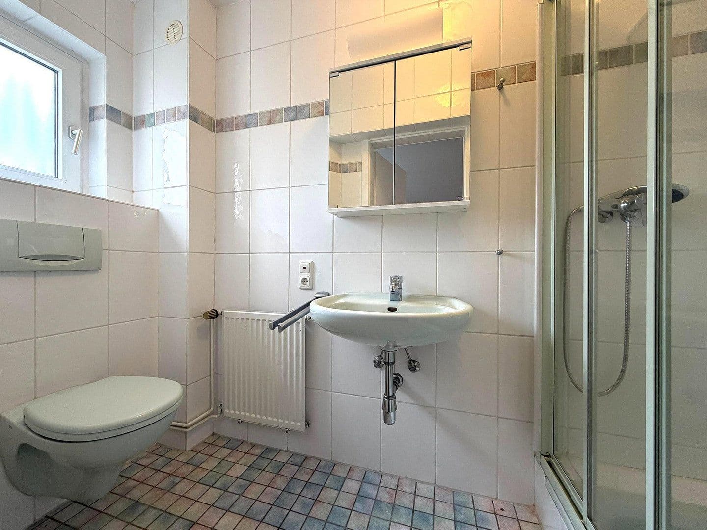 Pronájem bytu 4+1 111 m², Villbacher Str. 44, Bad Orb, Hessen Pronájem bytu 4+1 111 m², Villbacher Str. 44, Bad Orb, Hessen