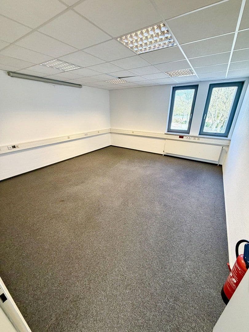 Pronájem kanceláře 140 m², Detmolder Str. 596, Bielefeld, Severní Porýní-Vestfálsko Pronájem kanceláře 140 m², Detmolder Str. 596, Bielefeld, Severní Porýní-Vestfálsko