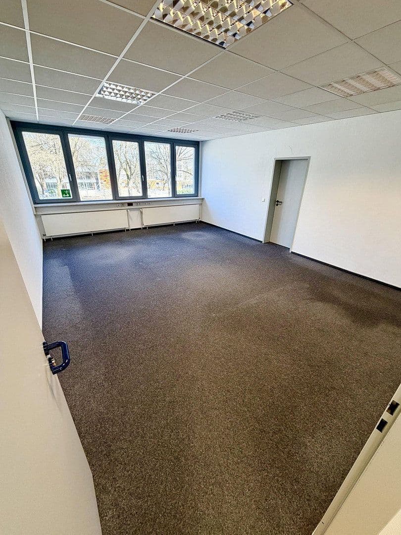 Pronájem kanceláře 140 m², Detmolder Str. 596, Bielefeld, Severní Porýní-Vestfálsko Pronájem kanceláře 140 m², Detmolder Str. 596, Bielefeld, Severní Porýní-Vestfálsko