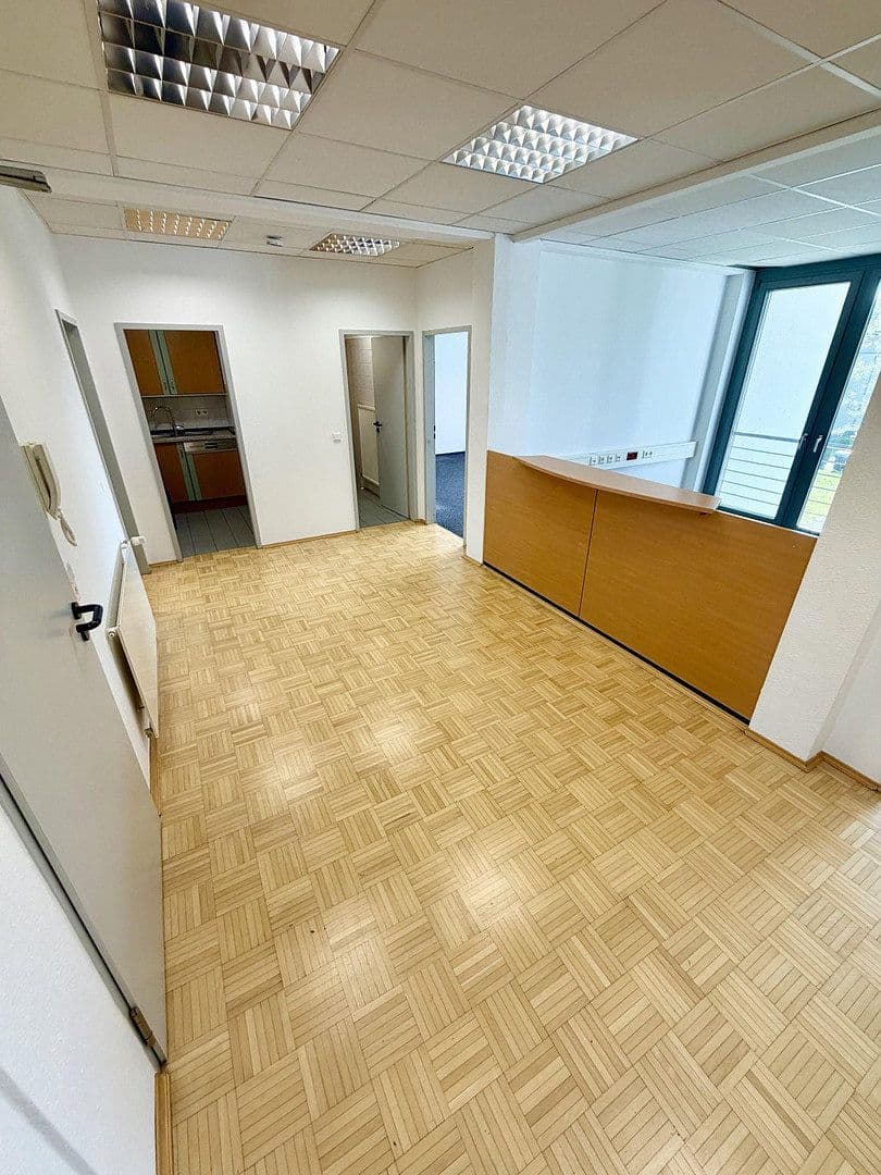 Pronájem kanceláře 140 m², Detmolder Str. 596, Bielefeld, Severní Porýní-Vestfálsko Pronájem kanceláře 140 m², Detmolder Str. 596, Bielefeld, Severní Porýní-Vestfálsko