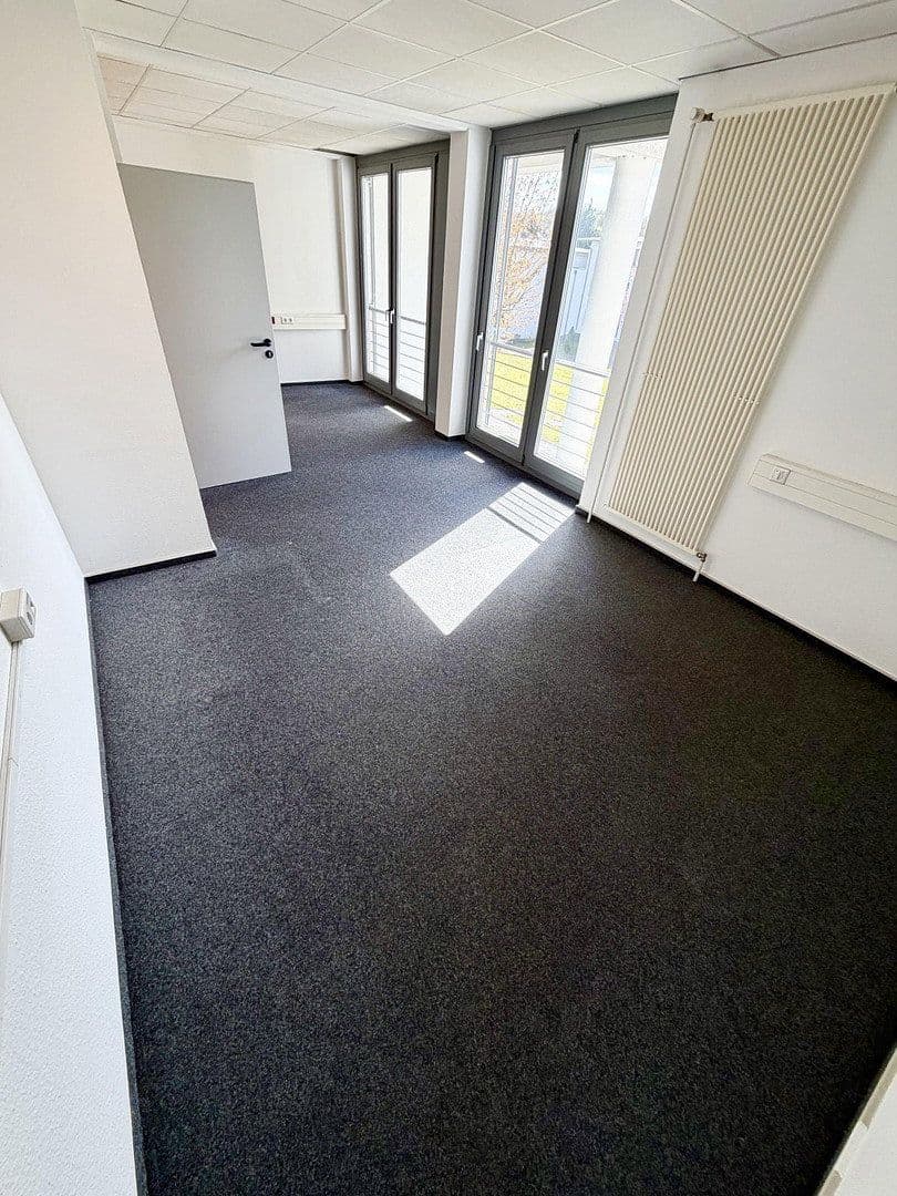 Pronájem kanceláře 140 m², Detmolder Str. 596, Bielefeld, Severní Porýní-Vestfálsko Pronájem kanceláře 140 m², Detmolder Str. 596, Bielefeld, Severní Porýní-Vestfálsko