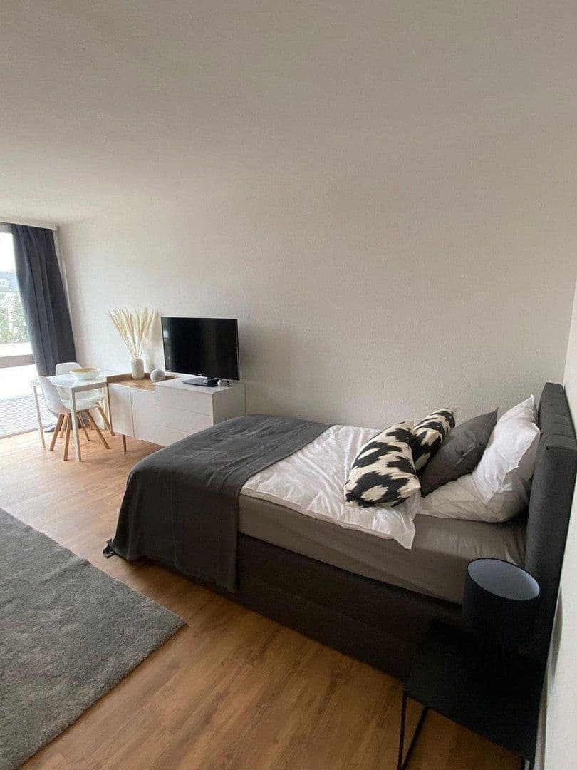 Pronájem bytu 1+1 30 m², Kuthsweg 31, Düsseldorf, Severní Porýní-Vestfálsko Pronájem bytu 1+1 30 m², Kuthsweg 31, Düsseldorf, Severní Porýní-Vestfálsko