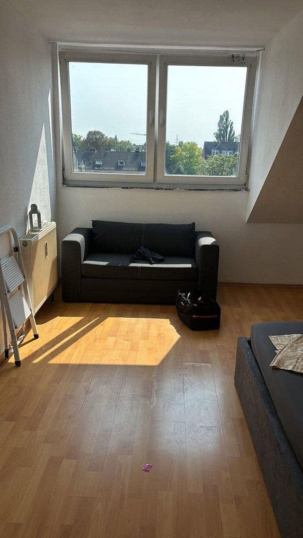 Pronájem bytu 1+1 30 m², Kuthsweg 31, Düsseldorf, Severní Porýní-Vestfálsko Pronájem bytu 1+1 30 m², Kuthsweg 31, Düsseldorf, Severní Porýní-Vestfálsko