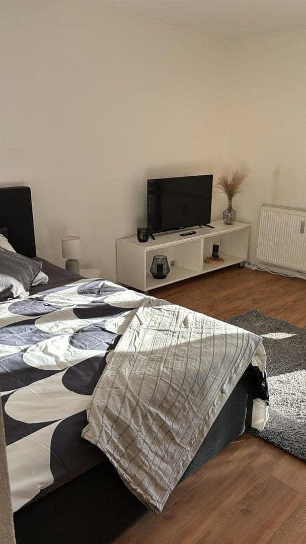 Pronájem bytu 1+1 30 m², Kuthsweg 31, Düsseldorf, Severní Porýní-Vestfálsko Pronájem bytu 1+1 30 m², Kuthsweg 31, Düsseldorf, Severní Porýní-Vestfálsko