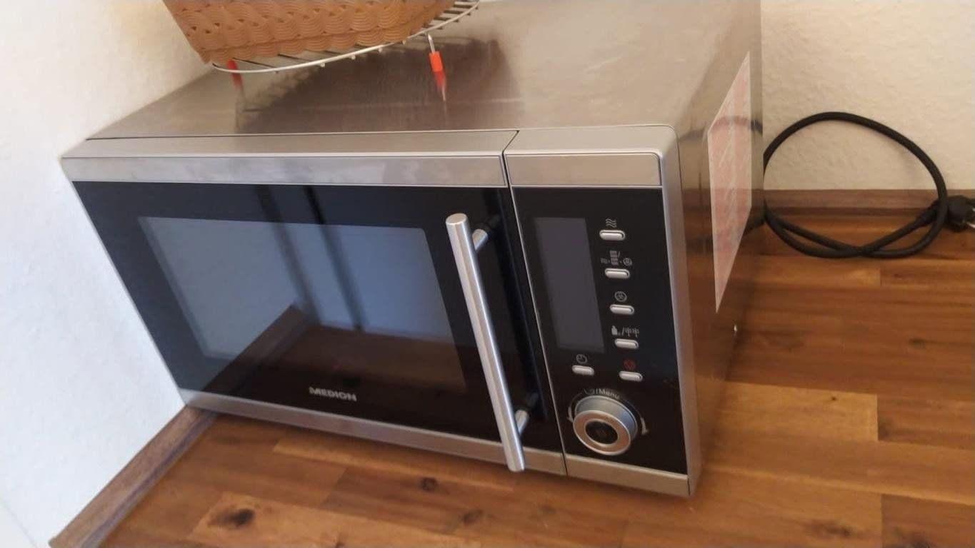 Pronájem bytu 1+1 30 m², Kuthsweg 31, Düsseldorf, Severní Porýní-Vestfálsko Pronájem bytu 1+1 30 m², Kuthsweg 31, Düsseldorf, Severní Porýní-Vestfálsko