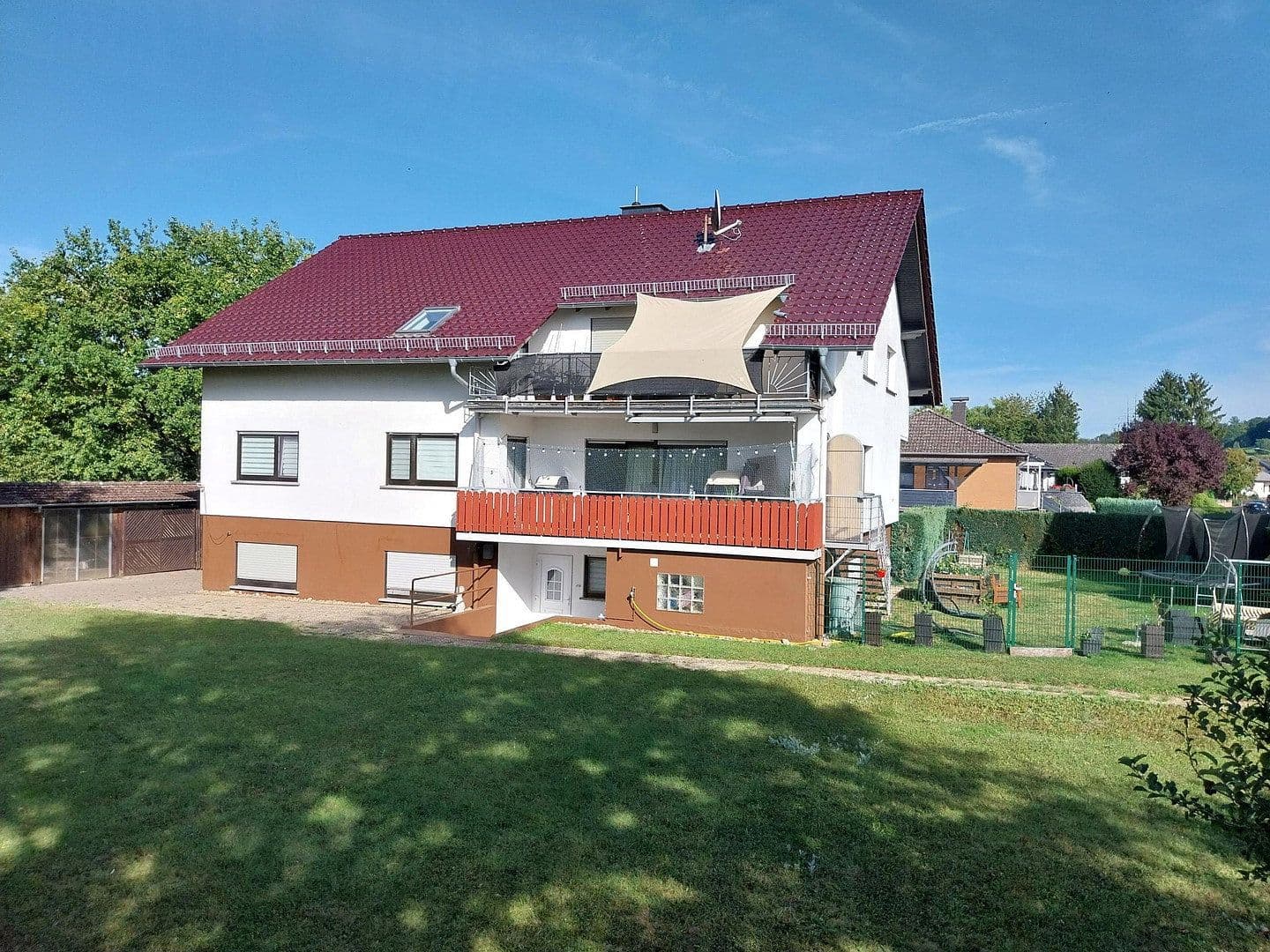 Prodej domu 377 m², pozemek 1.788 m², Pappelstraße 24, Laubach, Hessen Prodej domu 377 m², pozemek 1.788 m², Pappelstraße 24, Laubach, Hessen